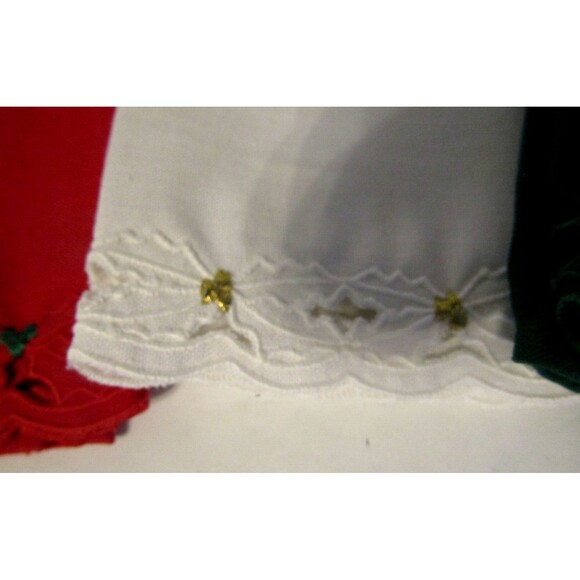 Christmas Fabric Napkins Vintage NIB 3 Pc Set Embroidered Holly Red Green White - Picture 5 of 8